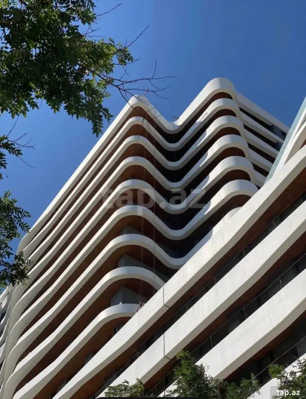 Kirayə verilir 2 otaqlı yeni tikili 80 m²