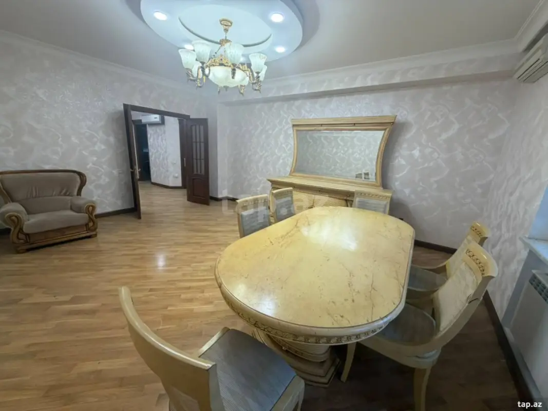 Kirayə verilir 3 otaqlı yeni tikili 132 m²