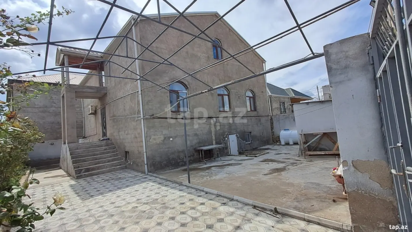 Satılır 4 otaqlı həyət evi 120 m²