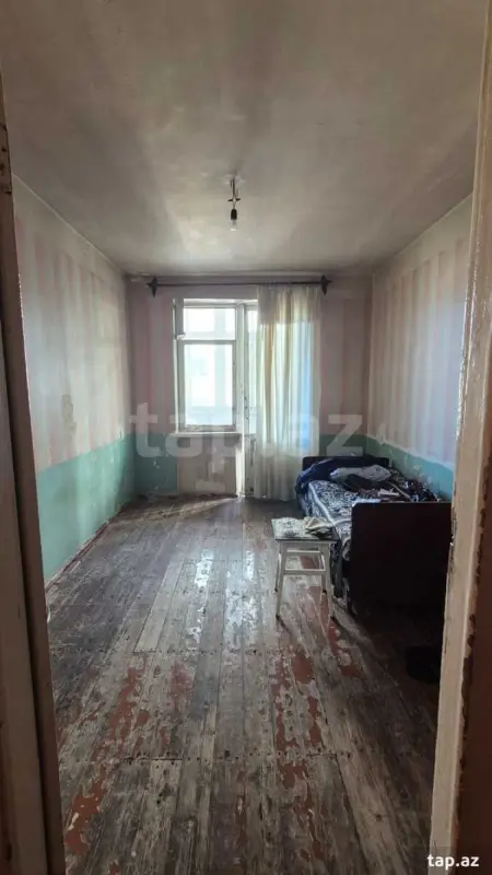 Satılır 5 otaqlı mənzil 120 m²