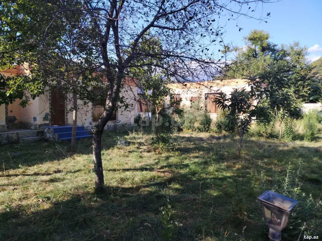 Satılır 5 otaqlı həyət evi 150 m²