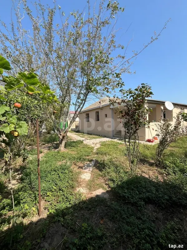Satılır 4 otaqlı həyət evi 100 m²