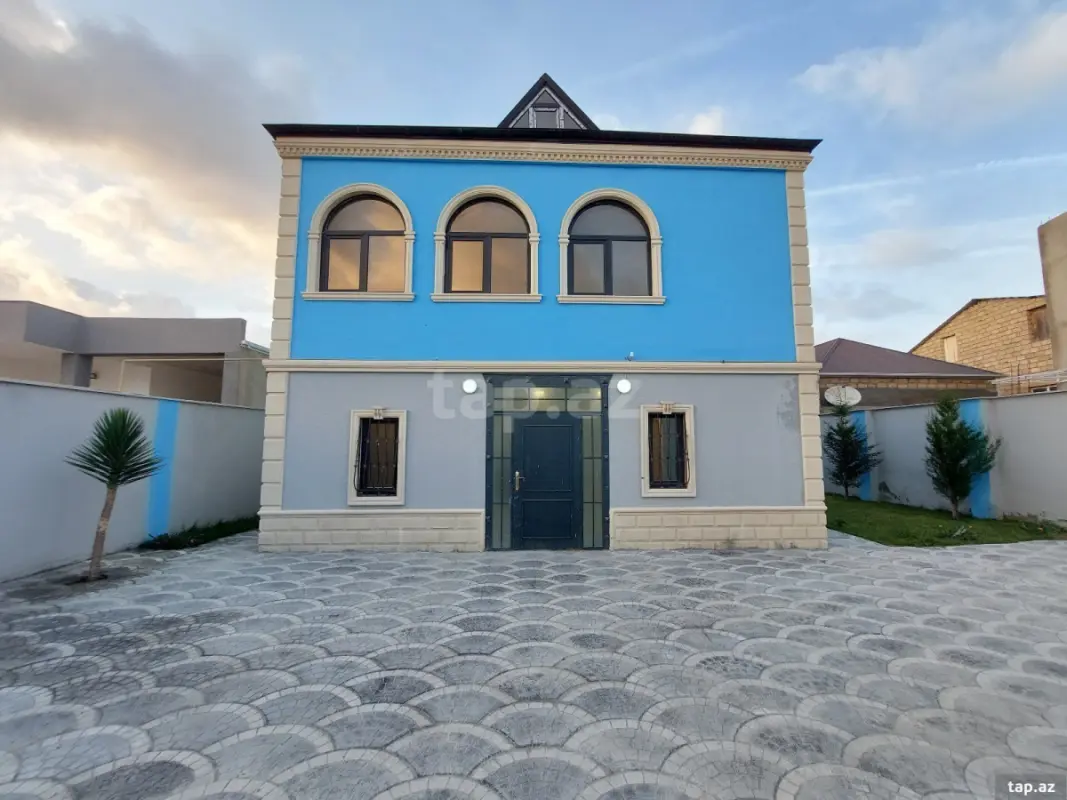 Satılır 6 otaqlı həyət evi 500 m²