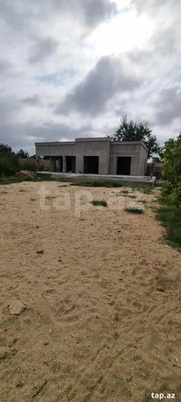 Satılır 4 otaqlı həyət evi 200 m²