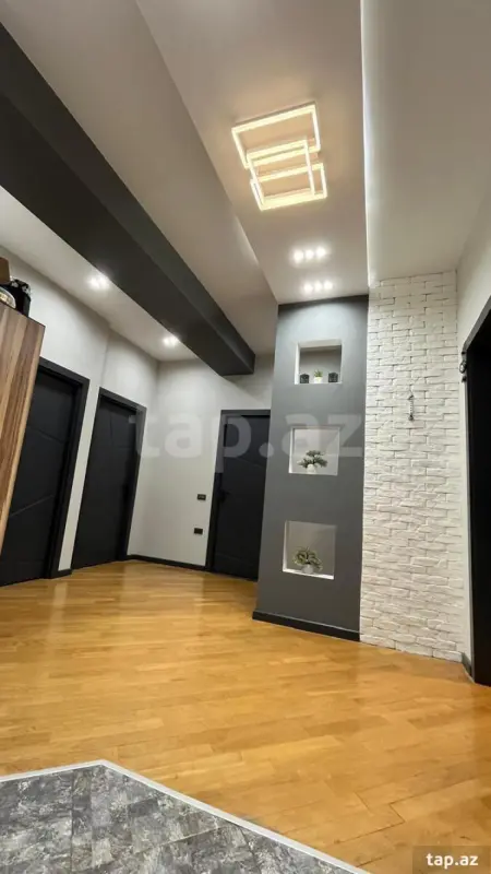 Satılır 3 otaqlı yeni tikili 111 m²