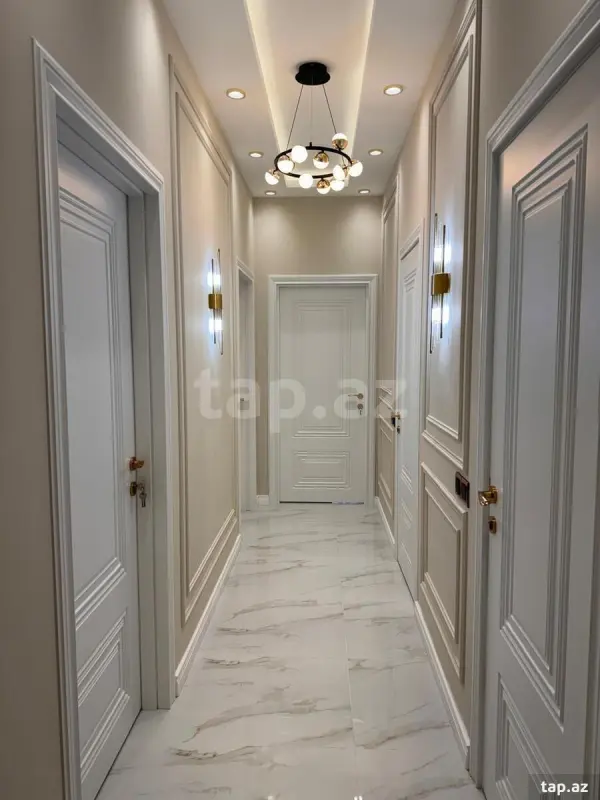 Satılır 4 otaqlı yeni tikili 140 m²