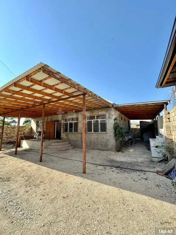 Satılır 3 otaqlı həyət evi 140 m²
