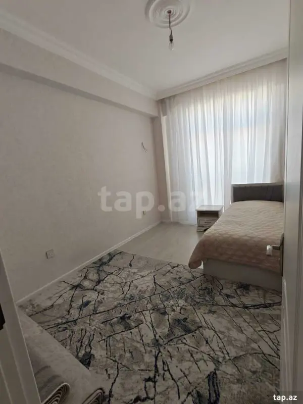 Kirayə verilir 3 otaqlı yeni tikili 100 m²