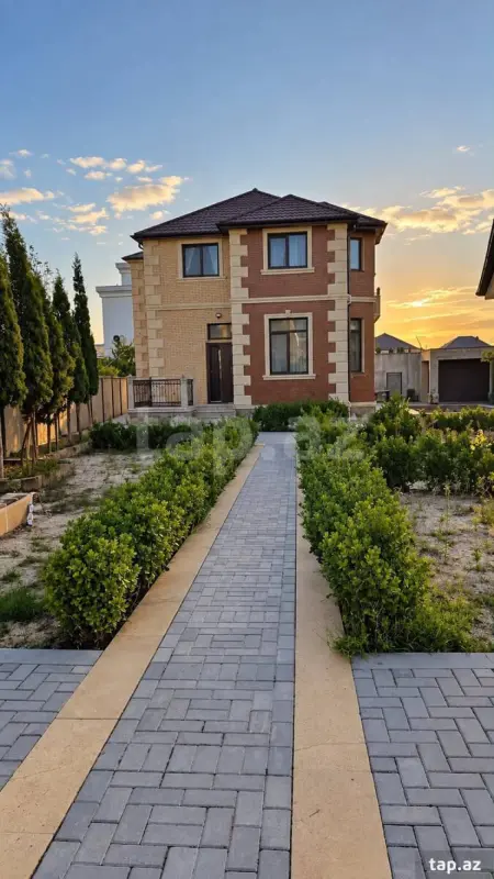 Satılır 5 otaqlı həyət evi 190 m²