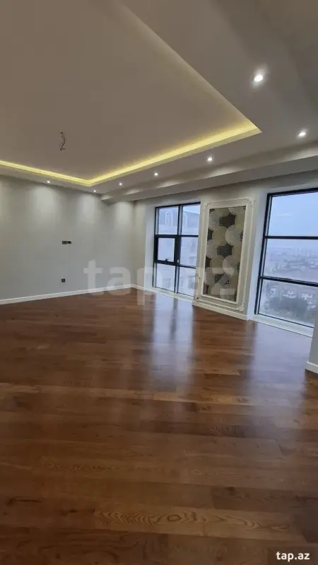 Satılır 4 otaqlı yeni tikili 156 m²