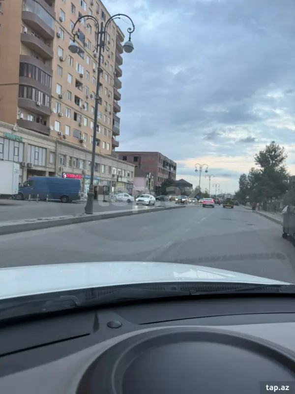 Satılır 2 otaqlı yeni tikili 60 m²
