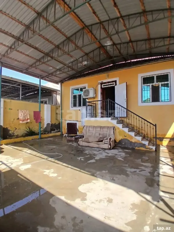 Satılır 3 otaqlı həyət evi 100 m²