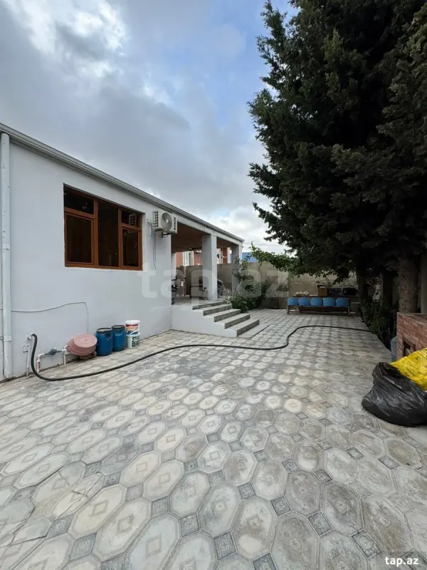 Satılır 4 otaqlı həyət evi 140 m²