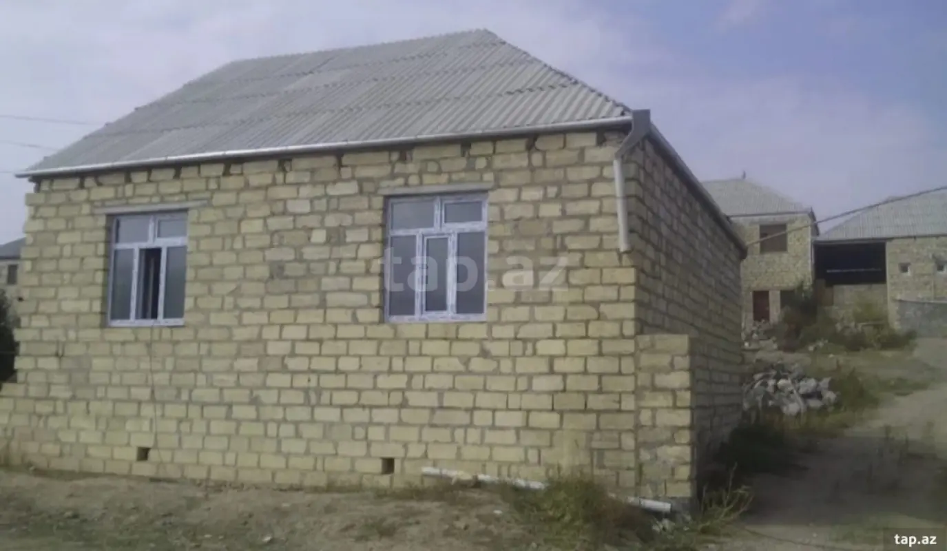 Satılır 3 otaqlı həyət evi 400 m²