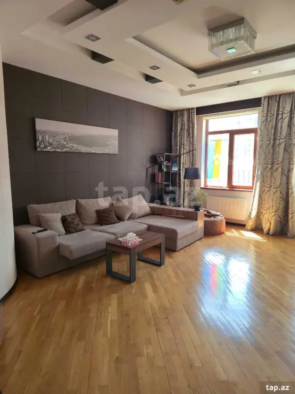 Satılır 3 otaqlı yeni tikili 132 m²