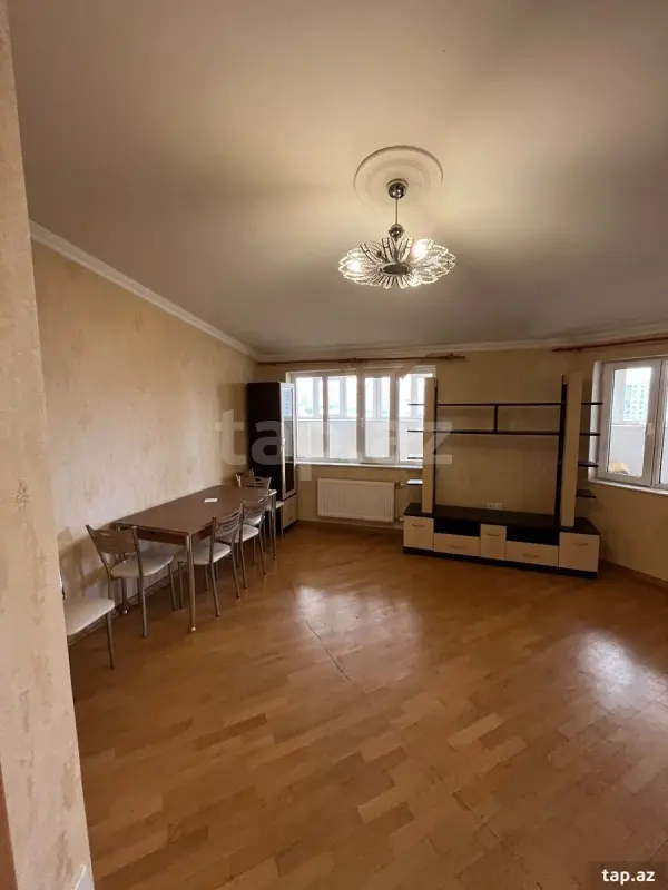 Satılır 3 otaqlı mənzil 120 m²