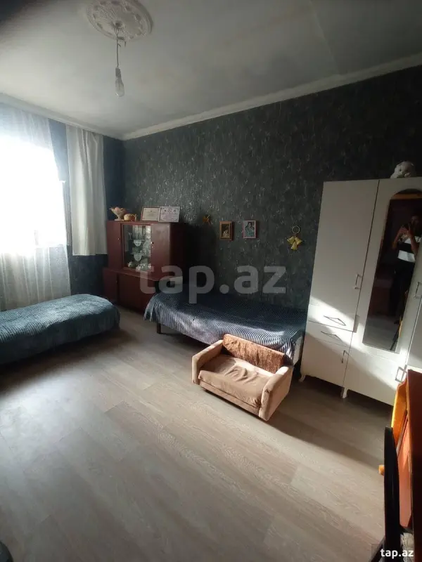 Satılır 3 otaqlı həyət evi 2300 m²