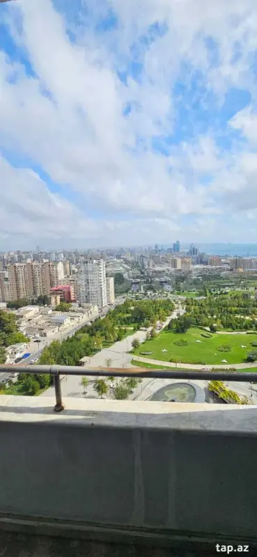 Kirayə verilir 5 otaqlı yeni tikili 174 m²