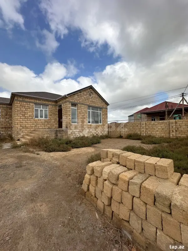 Satılır 4 otaqlı həyət evi 110 m²