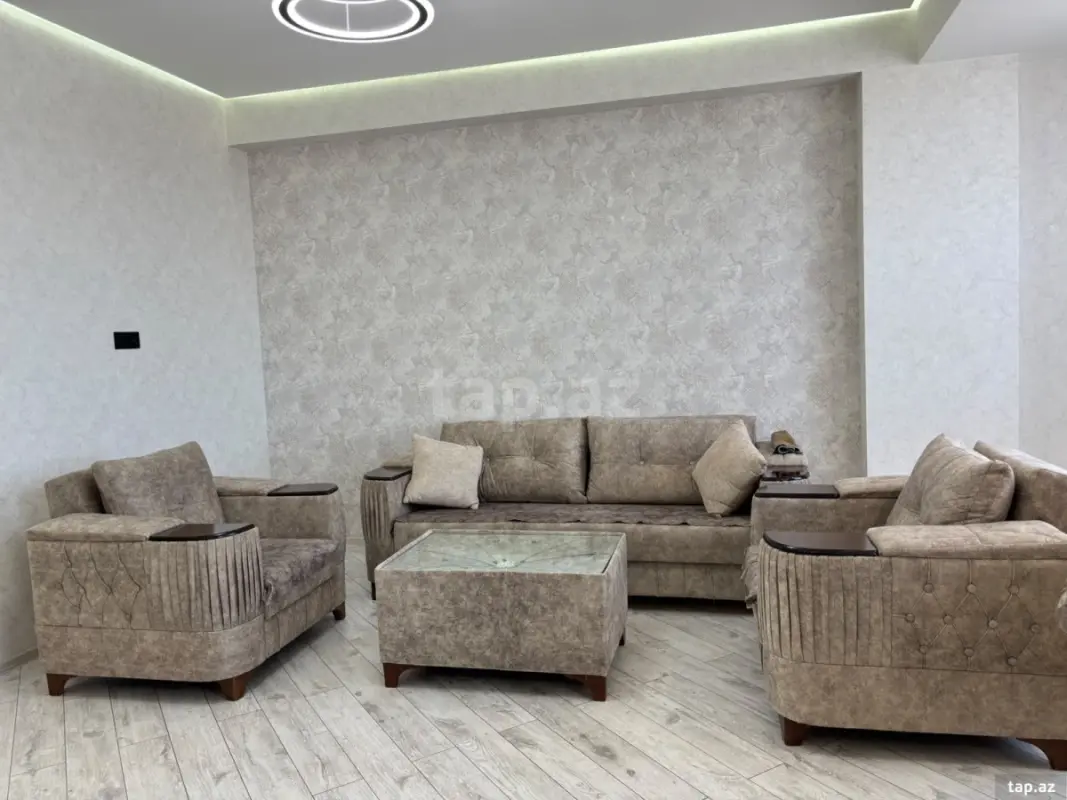 Kirayə verilir 3 otaqlı yeni tikili 99 m²