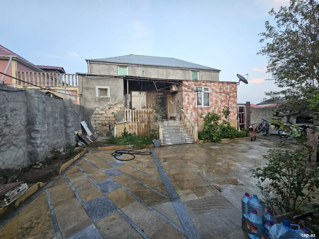 Satılır 4 otaqlı həyət evi 150 m²