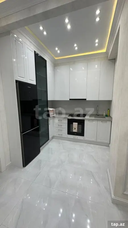 Kirayə verilir 2 otaqlı yeni tikili 65 m²