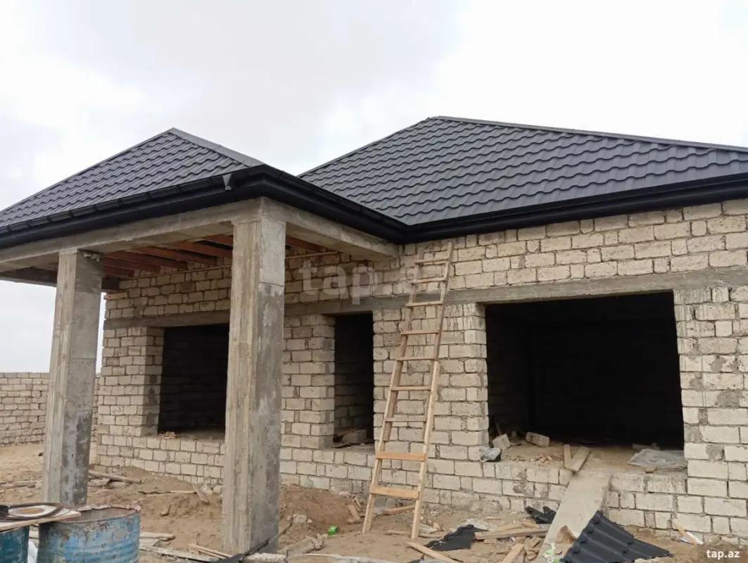 Satılır 4 otaqlı həyət evi 200 m²