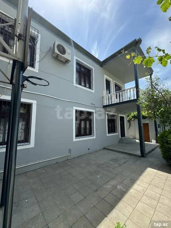 Kirayə verilir 9 otaqlı həyət evi 300 m²