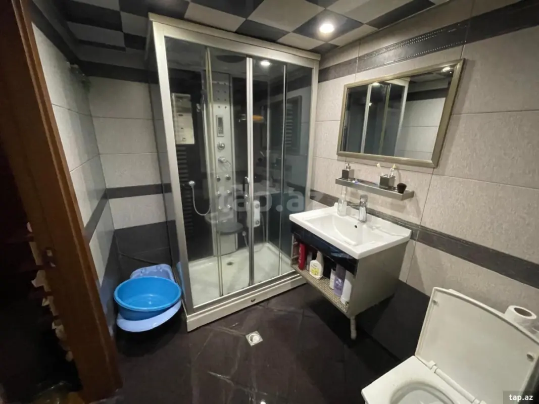 Kirayə verilir 2 otaqlı mənzil 130 m²