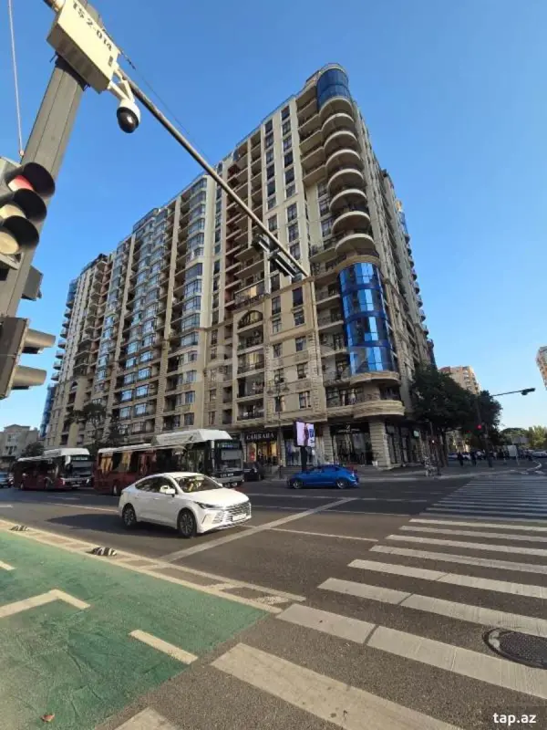 Satılır 5 otaqlı yeni tikili 322 m²