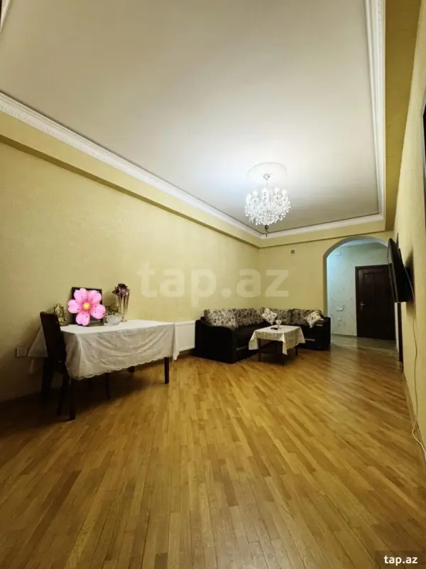 Satılır 3 otaqlı yeni tikili 135 m²