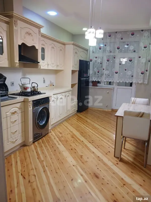 Kirayə verilir 3 otaqlı yeni tikili 110 m²