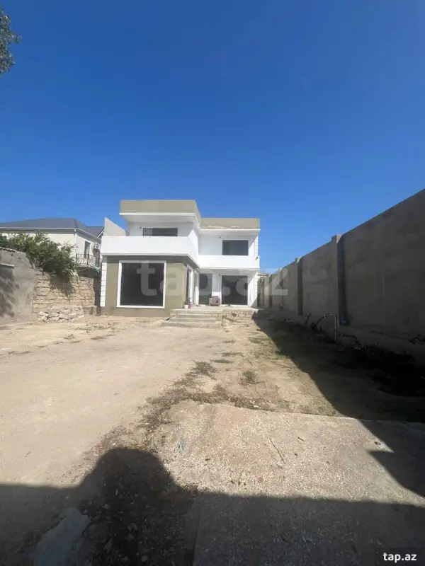 Satılır 5 otaqlı həyət evi 250 m²