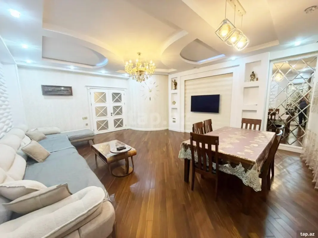 Kirayə verilir 4 otaqlı yeni tikili 200 m²