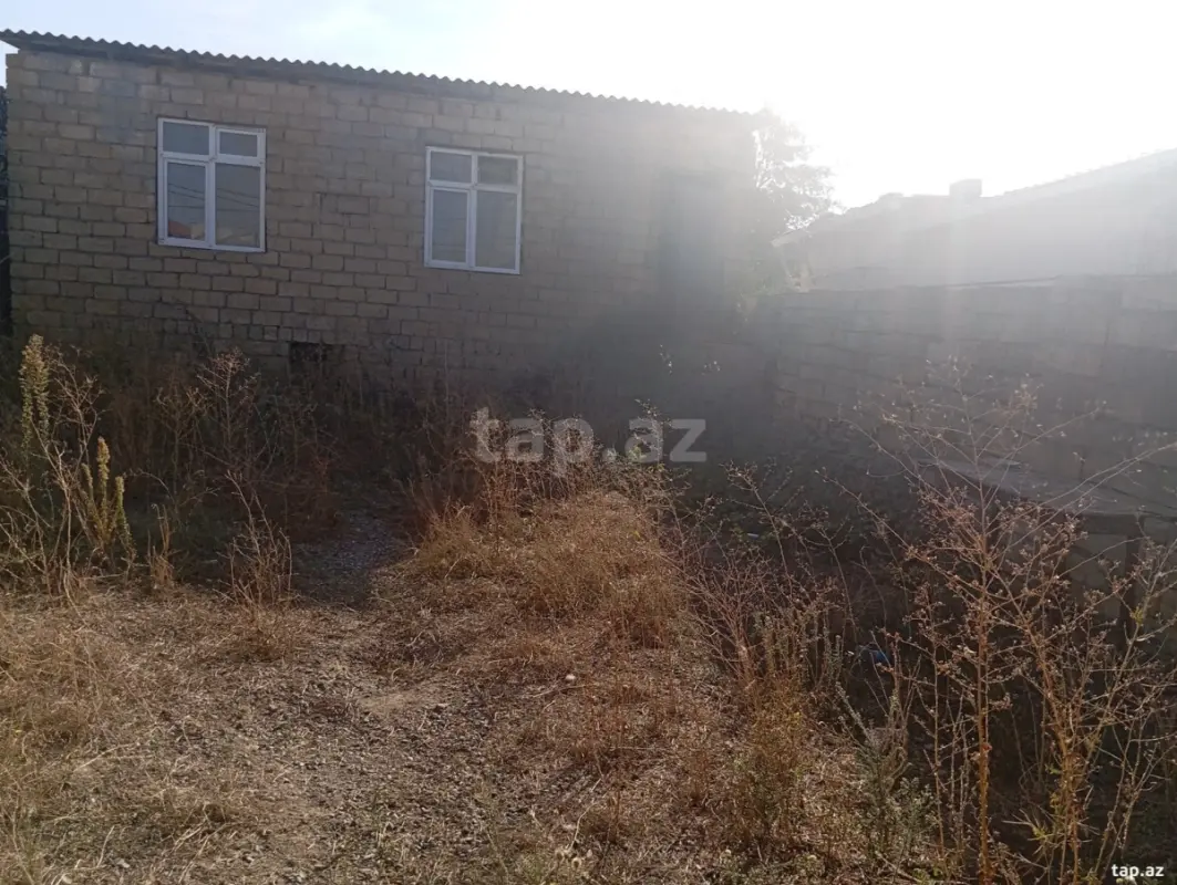 Satılır 3 otaqlı həyət evi 300 m²