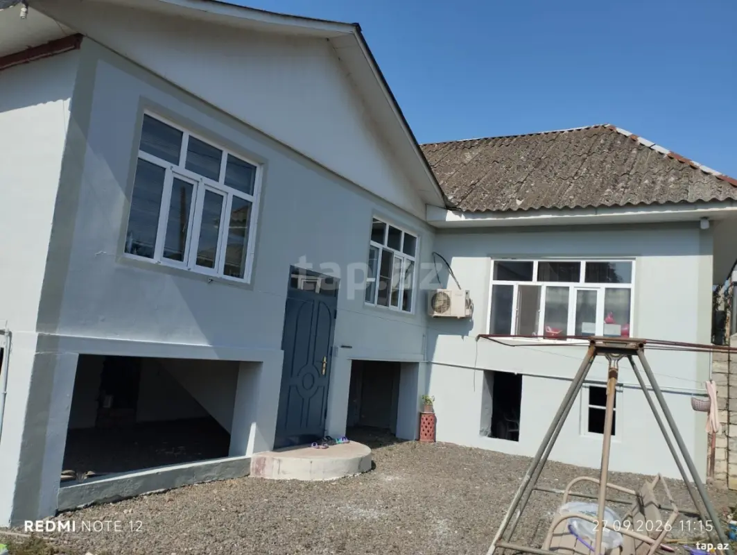 Satılır 4 otaqlı həyət evi 120 m²