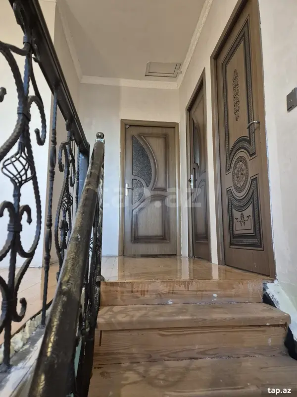 Satılır 5 otaqlı həyət evi 160 m²
