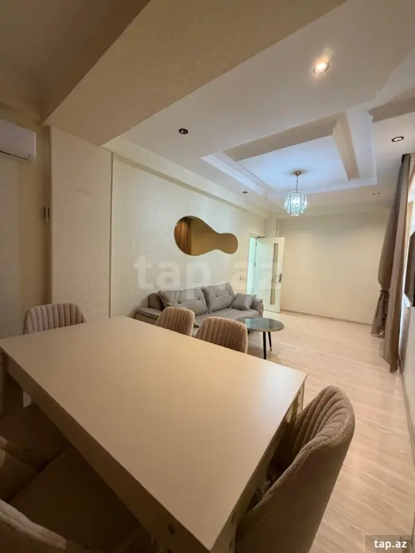 Kirayə verilir 3 otaqlı yeni tikili 135 m²