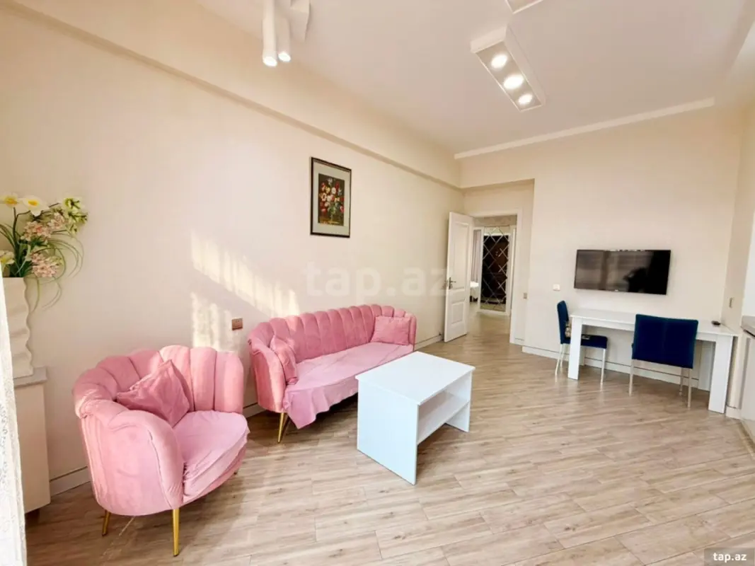 Kirayə verilir 2 otaqlı yeni tikili 100 m²