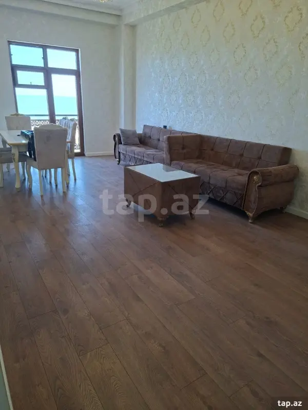 Kirayə verilir 3 otaqlı yeni tikili 100 m²