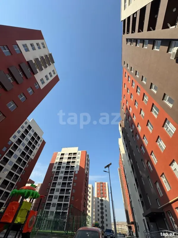 Kirayə verilir 4 otaqlı yeni tikili 100 m²