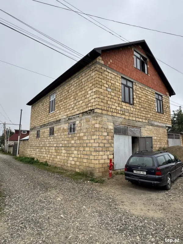 Satılır 4 otaqlı həyət evi 150 m²