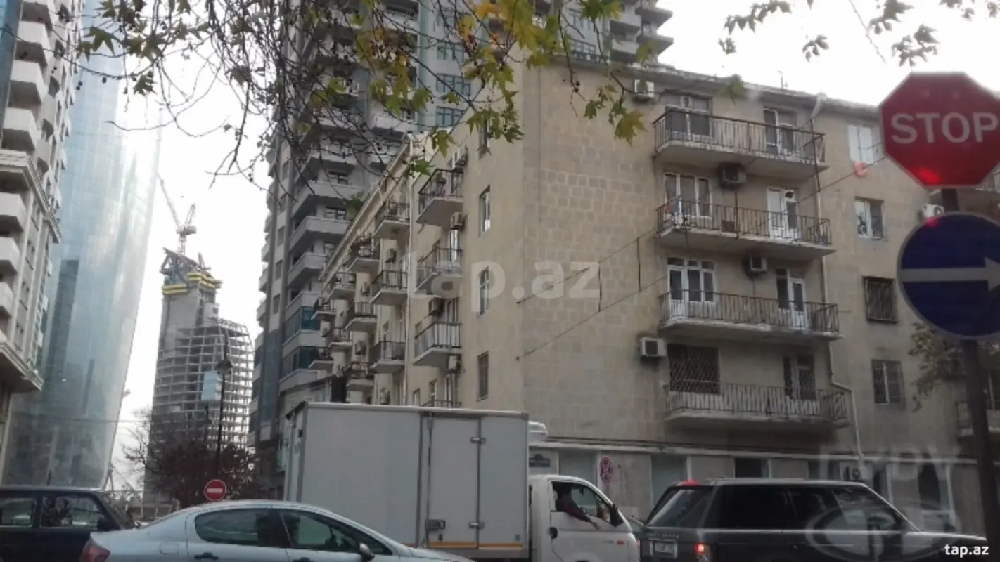 Kirayə verilir 2 otaqlı mənzil 80 m²