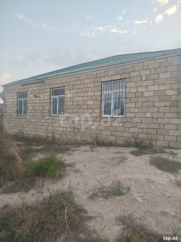 Satılır 3 otaqlı həyət evi 100 m²