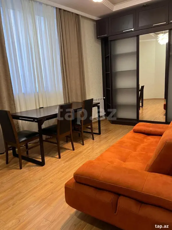Kirayə verilir 4 otaqlı yeni tikili 135 m²
