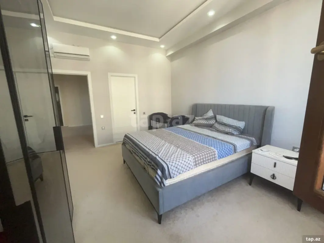 Satılır 3 otaqlı yeni tikili 125 m²