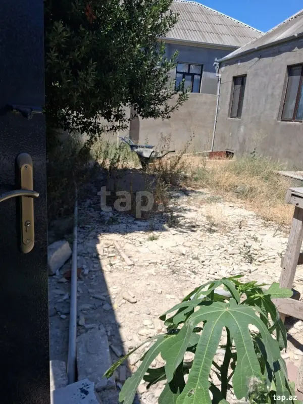Satılır 5 otaqlı həyət evi 311 m²