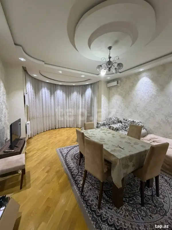 Kirayə verilir 3 otaqlı yeni tikili 135 m²
