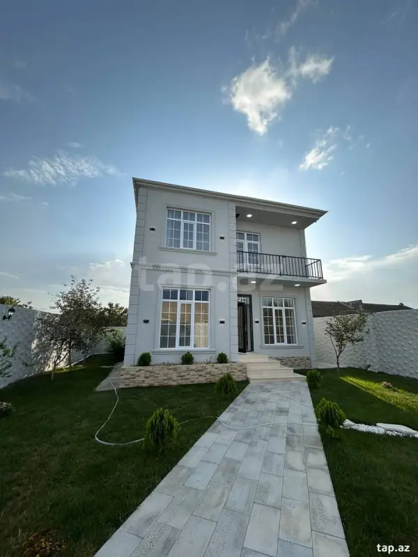 Satılır 5 otaqlı həyət evi 280 m²