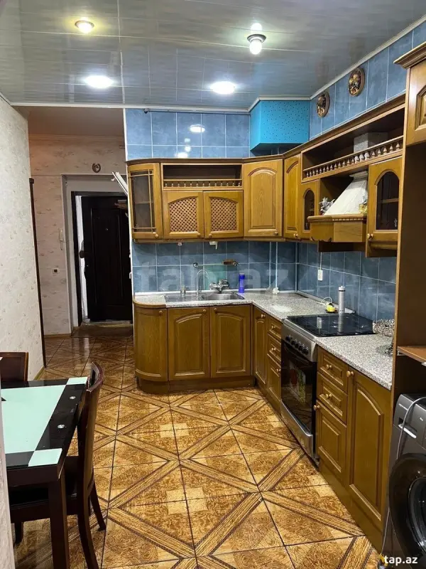 Kirayə verilir 5 otaqlı mənzil 130 m²